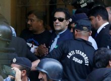عمران خان به سه سال زندان محکوم شد