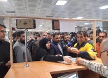 بازدید سرزده وزیر ارتباطات از روند توزیع گذرنامه‌های زیارتی