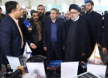 رئیس جمهور از غرفه وزارت ارتباطات دیدن کرد