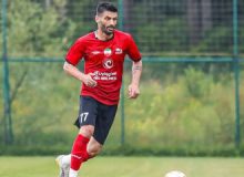 عکس| پرسپولیسی سابق لوگوی تراکتور را بوسید!