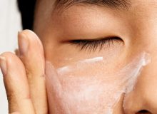 ۵ عادت اشتباهی که سلامت پوست را به خطر می‌اندازد
