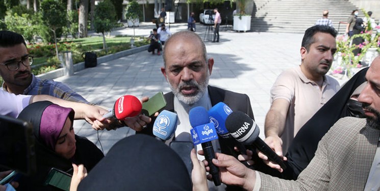وزیر کشور: اتباع غیر قانونی باید به کشور خود بازگردانده شوند