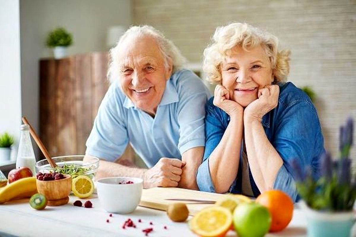 بهترین غذاها بعد از ۵۰ سالگی کدامند؟