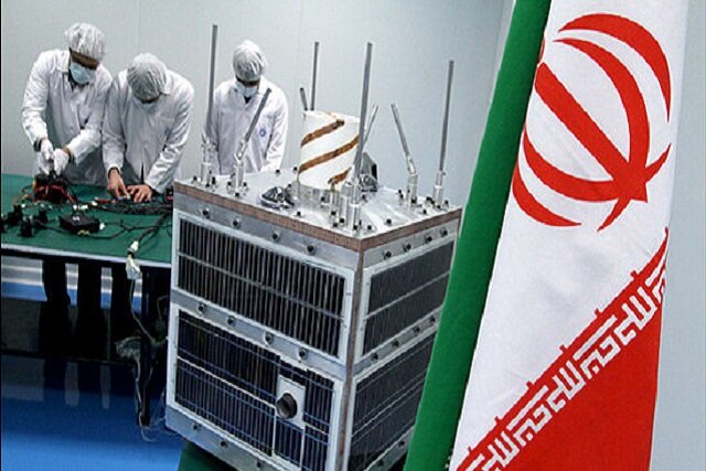 بازدید رئیس سازمان فضایی از انجام تست‌های نهایی ماهواره‌های «کوثر» و «هدهد»