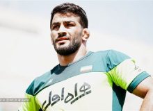 عکس‌| پست عاشقانه حسن یزدانی پس از ازدواج؛ دستت را به من بده!
