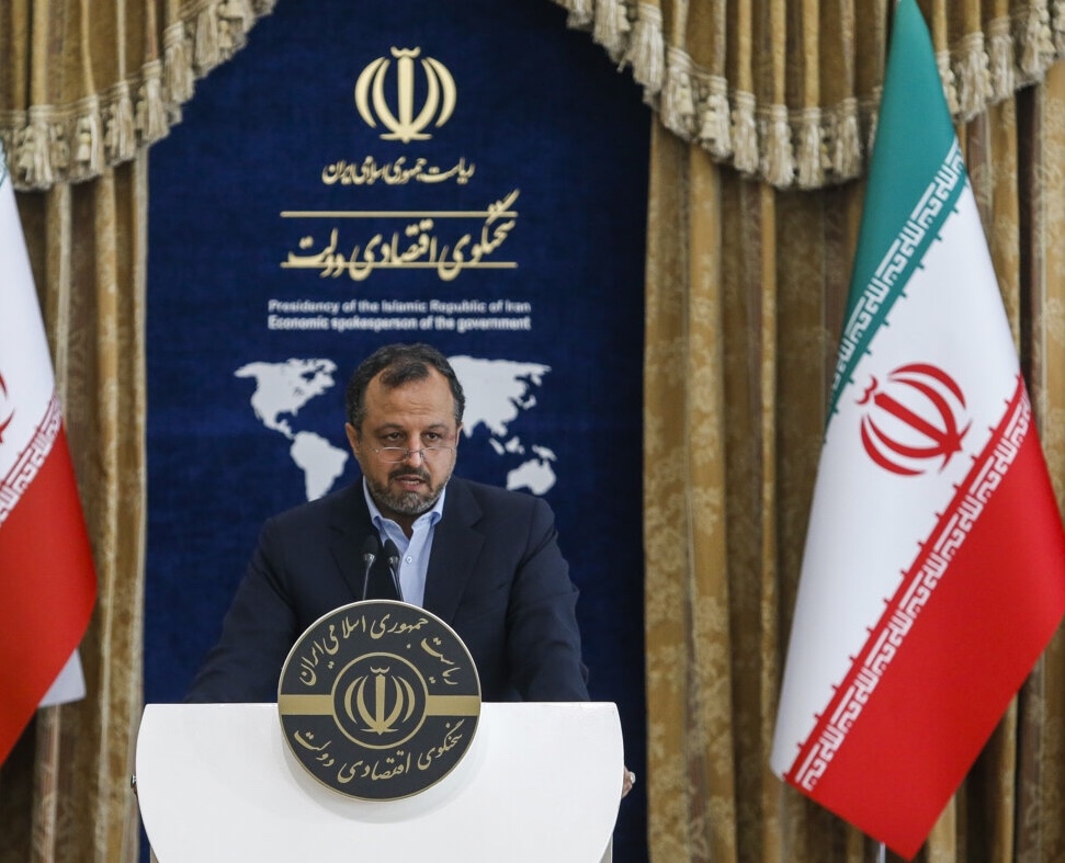افزایش ۱۸ و ۲۰ درصدی حقوق کارمندان و بازنشستگان در لایحه بودجه ۱۴۰۳