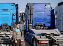 کشف یک محموله مواد مخدر شیشه توسط مربیان سگ‌های موادیاب گمرک