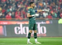 عکس‌| حسینی در دربی داور VAR شد!