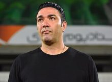 عکس‌| وقتی نکونام لباس پرسپولیس را پاره کرد!