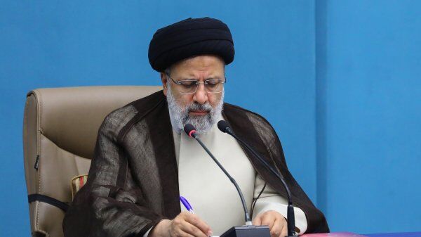 معاون متخلف یک وزارتخانه با دستور رئیس‌جمهور برکنار شد
