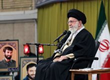 رهبر انقلاب: کشورهای اسلامی باید شریان‌های حیاتی رژیم صهیونیستی را قطع کنند