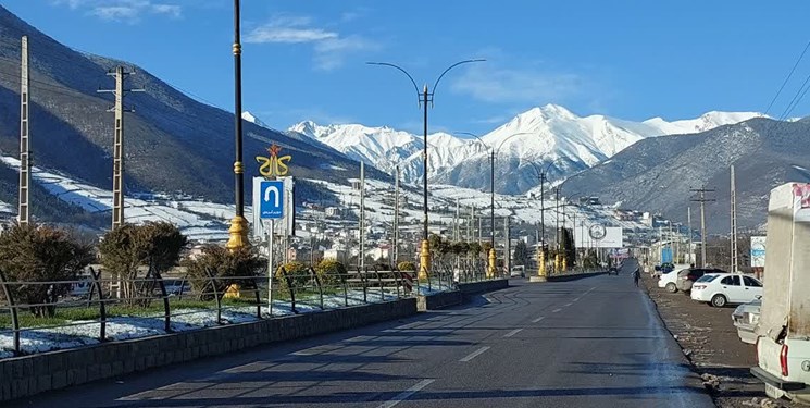 آسمانی آفتابی اغلب شهرها و یخبندان در بام ایران
