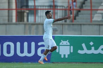 عکس‌| گزینه خط حمله پرسپولیس در لباس استقلال!