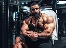 عکس‌| فیگور خاص هادی چوپان در تخت جمشید