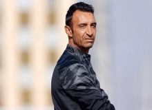 عکس| ژست خاص سرمربی استقلالی قبل از تقابل حساس