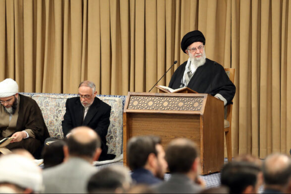 امام خامنه‌ای: قرآن راه‌حل مشکلات عدالت اجتماعی است