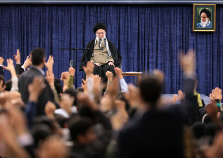 رهبر انقلاب: دعوت رئیس جمهور آمریکا به مذاکره، فریب افکار عمومی دنیاست