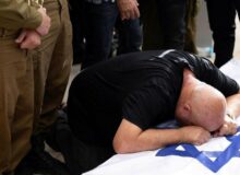 معاریو: با توقف جنگ غزه از مرگ ۱۰۰ نظامی اسرائیلی جلوگیری کنید