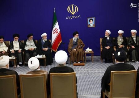 رهبر معظم انقلاب: نوآوری علمی و اندیشه سیاسی دو ویژگی برجسته علامه نائینی بود