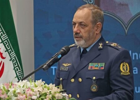 وزیر دفاع: در یک سال اخیر 582 قلم تجهیزات را بومیسازی کردیم