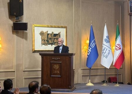 خرازی: ایران همواره آماده مذاکره است/ ترامپ باید بداند صلح از طریق زور به دست نمیآید