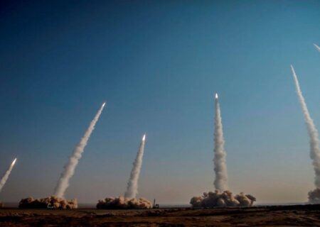 ایران با درس گرفتن از جنگ اخیر، قدرت موشکی خود را توسعه میدهد