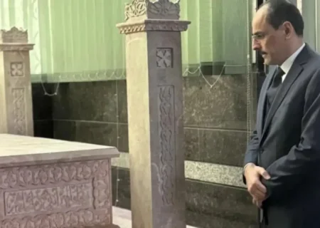 رئیس سازمان اطلاعات ترکیه چرا به مزار «فارابی» رفت؟