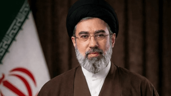دستور رهبر انقلاب به ادامه خدمت منصوبان رهبر شهید