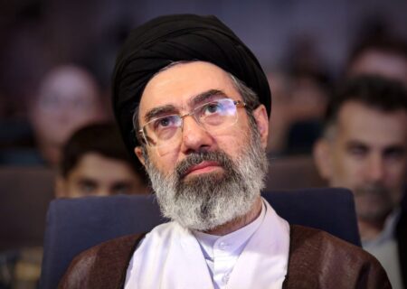 رهبر انقلاب: ایران قوی بر پایۀ اقتدار علمی و فنّاوری استوار است